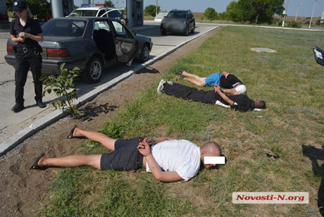 Свежие новости: В Николаеве с погоней задержали троих бандитов, совершивших разбойное нападение на таксиста