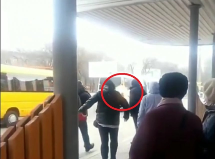 Свежие новости: ВИДЕО: В Николаеве на остановке загорелась маршрутка