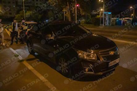 Свежие новости: В Киеве патрульные остановили автомобиль с пьяным прокурором за рулем – он сбежал от полицейских в кусты и пропал