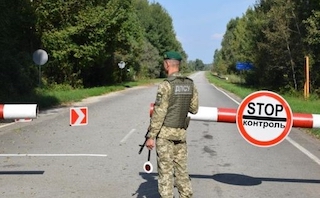 Свежие новости: У Миколаєві майор із військової прокуратури за $7500 продавав «перепустку» за кордон