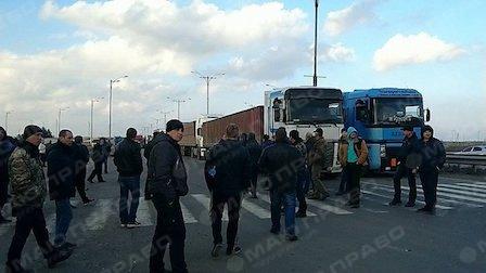 Свежие новости: Трасса «Киев — Одесса» заблокирована в обоих направлениях в районе г.Умань