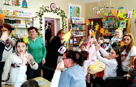 Свежие новости: В дитячий бібліотеці відбувся суботній «Сімейний Weekеnd» «КолоДій – приєднуйся і дій!»