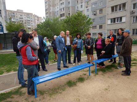 Свежие новости: Безопасность детей в приоритете, - глава администрации Центрального района о благоустройстве двора на проспекте Героев Украины