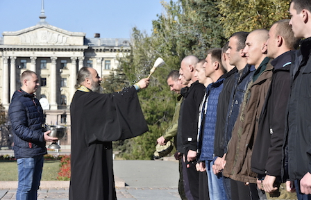 Свежие новости: В Николаеве торжественно отправили на срочную службу 50 призывников