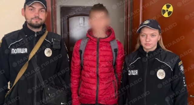 Фото новини: У Південноукраїнську підлітка знайшли на 10 поверсі Свіжі новини: У Південноукраїнську підлітка знайшли на 10 поверсі