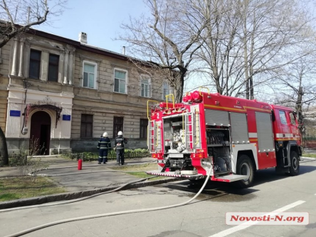 Свежие новости: В Николаеве женщина, подозреваемая в поджоге отдела полиции, угрожает взорвать дом