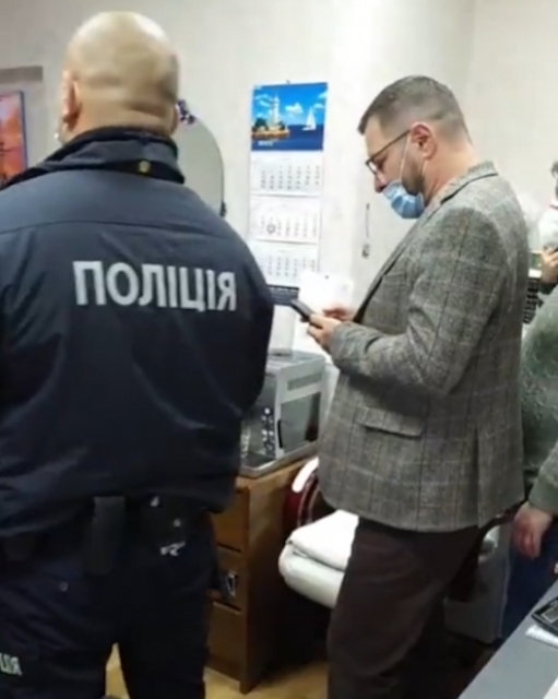 Свежие новости: Противостояние в николаевской «инфекционке» продолжается: изымают бухгалтерские документы