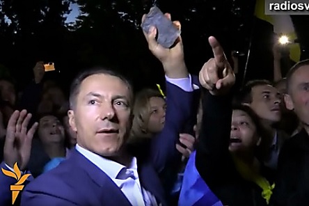 Фото новости: В Москве судят экс-«регионала» Рудьковского, который в 2014 году под давлением толпы бросил камень в посольство РФ Свежие новости: В Москве судят экс-«регионала» Рудьковского, который в 2014 году под давлением толпы бросил камень в посольство РФ