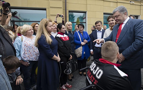 Фото новости: Порошенко назвал сроки увеличение минималки Свежие новости: Порошенко назвал сроки увеличение минималки