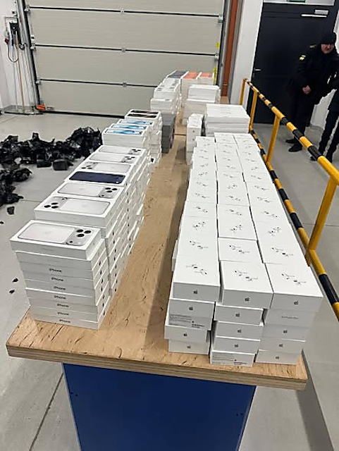 Свежие новости: На кордоні з Польщею виявили мікроавтобус із контрабандою техніки Apple