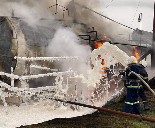 Свежие новости: В полиции открыли дело по факту пожара на Нефтебазе возле Николаева — подозревают поджог