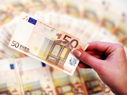 Свежие новости: В Украине подешевел евро