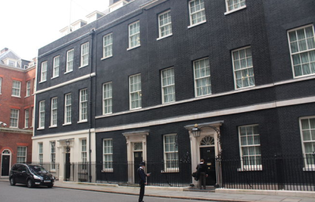 Свежие новости: Из-за коронавируса в Англии на год отложили местные выборы