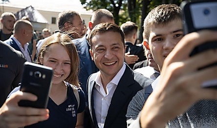 Свежие новости: Президента Зеленского на выборах готовы поддержать 40% украинцев, - опрос