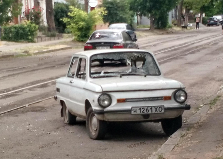 Свежие новости: В центре Николаева неизвестные разбили «Запорожец» – владелец в полицию пока не обращался