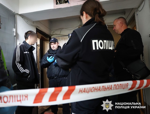 Фото новости: У Миколаєві поліцейські встановлюють обставини загибелі двох малолітніх дітей Свежие новости: У Миколаєві поліцейські встановлюють обставини загибелі двох малолітніх дітей