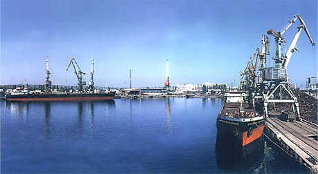 Свежие новости: Из-за военного конфликта в Керченском проливе часть судовладельцев переориентировались на Одессу и Николаев