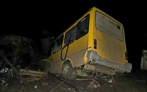 Свежие новости: Рейсовый автобус с 15 пассажирами рухнул в бассейн в Николаевской области