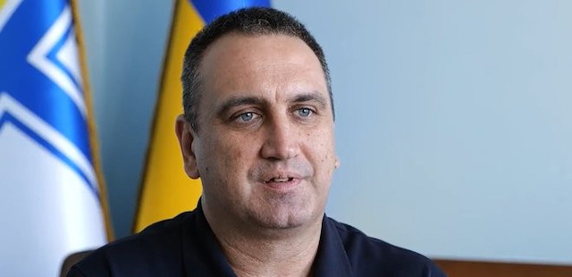 Свежие новости: Командувач ВМС розповів, як український катер заманив у пастку російський фрегат і той був змушений втікати