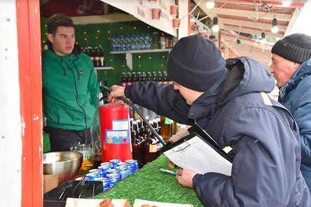 Свежие новости: Николаевские спасатели проинспектировали новогодние домики на Соборной площади