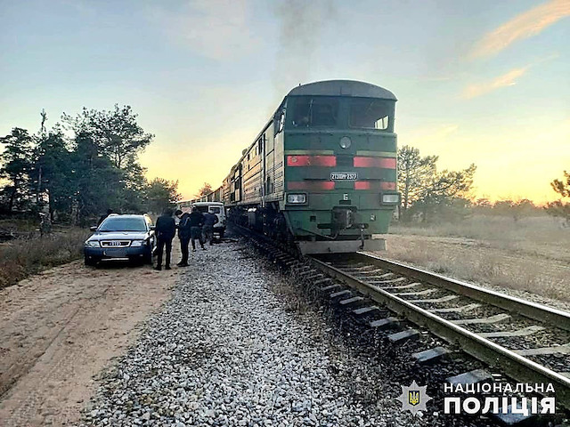 Свежие новости: В Николаеве полиция разоблачила группу лиц, которые сливали топливо из тепловозов