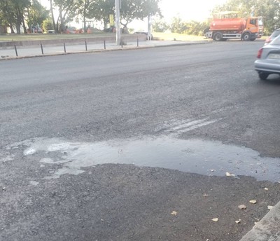 Свежие новости: В Николаеве пять канализационных люков «закатали» в асфальт