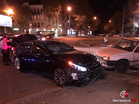 Свежие новости: В центре Николаева столкнулись «Kia» и «Opel» – в ДТП пострадала девушка