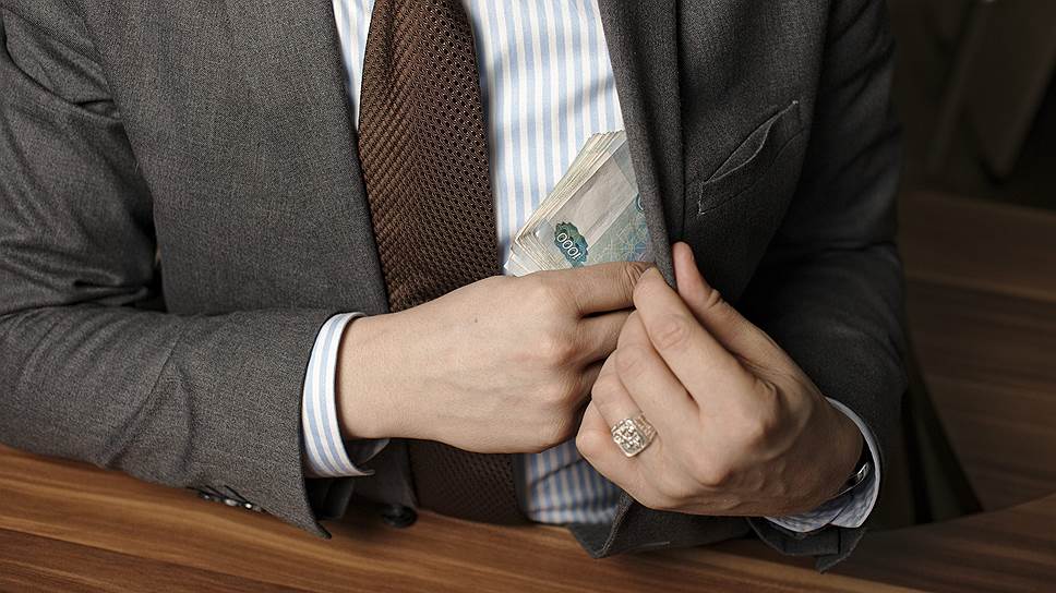 Свежие новости: Двух судей «поймали» на взятке в Одессе