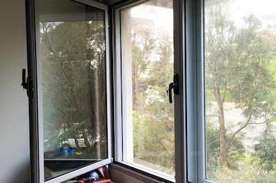 Свежие новости: В Одессе мужчина больной ковидом выпрыгнул с восьмого этажа