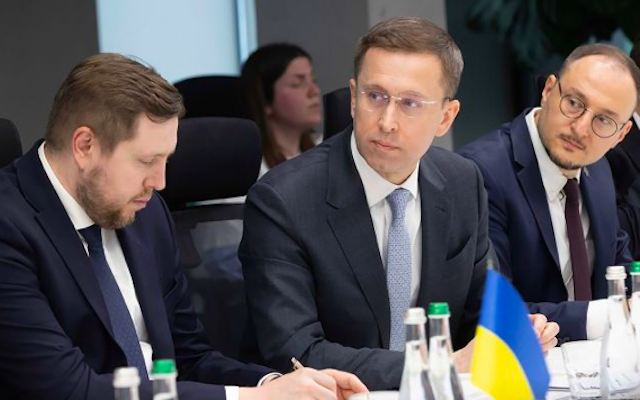 Свежие новости: Уряд терміново скликає зустрічі з представниками бізнесу, - Корецький