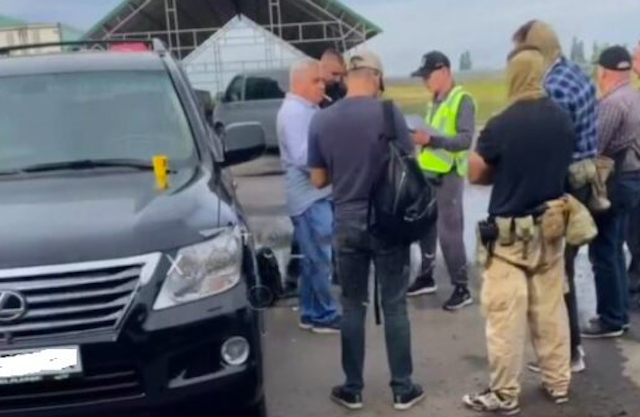 Свежие новости: У Первомайську правоохоронці затримали екснардепа Вадима Підберезняка