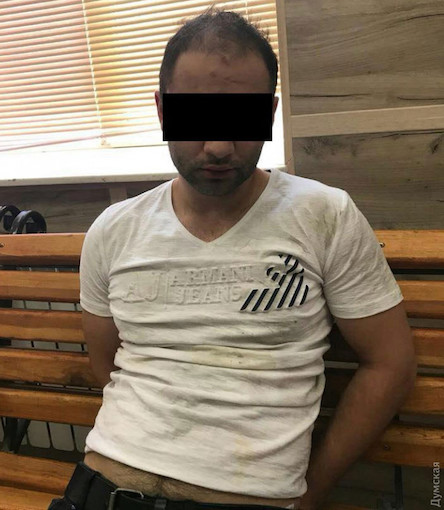 Свежие новости: В центре Одессы неадекват под кайфом избивал случайных прохожих