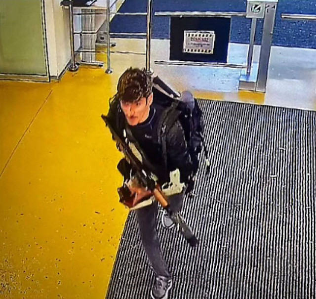 Фото новости: В турецькій Анкарі терористи напали на аерокосмічне підприємство Свежие новости: В турецькій Анкарі терористи напали на аерокосмічне підприємство