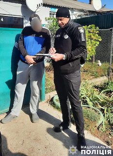 Свежие новости: У Первомайську затримали торгівця метадоном, який йому видавали для лікування наркозалежності