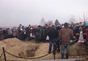 Свежие новости: В Овидиополе похоронили подозреваемого в кровавом убийстве: проститься с Погореловым пришли сотни человек