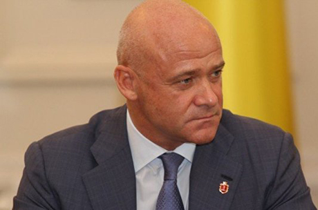 Фото новости: Скандальный мэр Одессы поддержал Порошенко: «Все, за что нас уважают, — это все благодаря вам!» Свежие новости: Скандальный мэр Одессы поддержал Порошенко: «Все, за что нас уважают, — это все благодаря вам!»