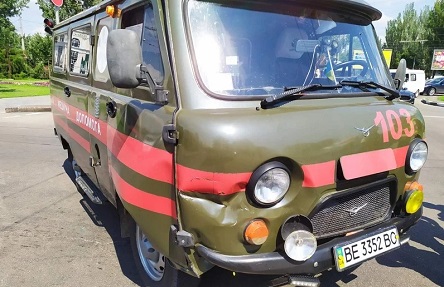 Фото новости: В центре Николаева столкнулись «Тойота» и «скорая» с тяжелобольной в салоне Свежие новости: В центре Николаева столкнулись «Тойота» и «скорая» с тяжелобольной в салоне