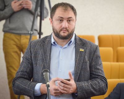 Свежие новости: Депутат рассказал, что «Оппоблок» в Николаеве не захотел клеить борды с фамилией главы партии Бойко