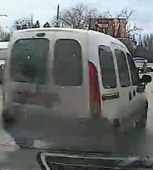 Свежие новости: В Николаеве полиция ищет водителя белого Renault