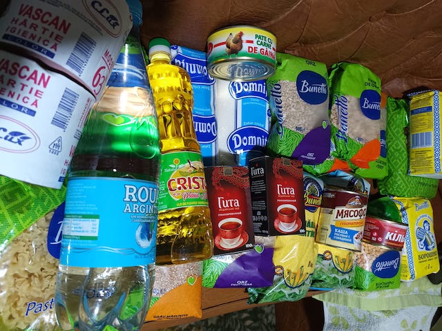 Свежие новости: В Очакові місцевим роздавали гуманітарку з продуктами, виробленими в РФ