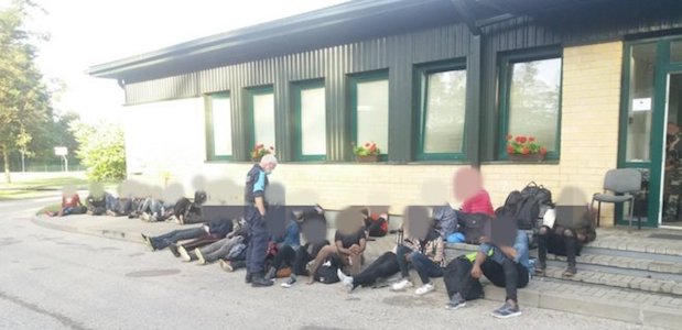 Фото новости: Мигранты на границе с Беларусью - Литовские пограничники применили оружие Свежие новости: Мигранты на границе с Беларусью - Литовские пограничники применили оружие