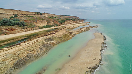 Свежие новости: В Одесской области произошел масштабный оползень, из-за которого поднялось морское дно