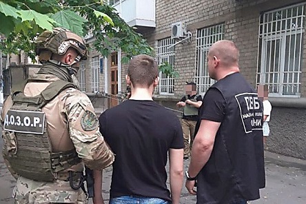 Свежие новости: Задержанные в Николаеве наркоторговцы зарабатывали около 100 тысяч гривен в месяц