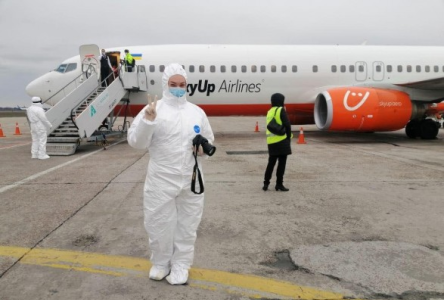 Свежие новости: Из Испании прибыл рейс с 216 украинцами, лиц с коронавирусом не обнаружили