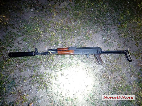 Свежие новости: Ночью на выходных в Николаеве стреляли – полиция обнаружила автомат с глушителем и пару гильз