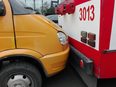 Свежие новости: В Николаеве маршрутка врезалась в троллейбус