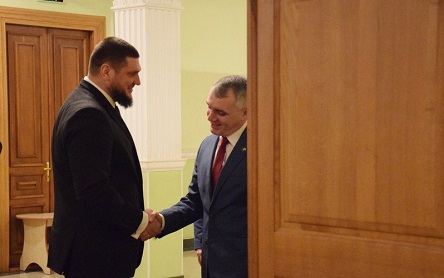 Свежие новости: В Николаеве на час позже отметили день самоуправления: Сенкевич у двери ждал губернатора