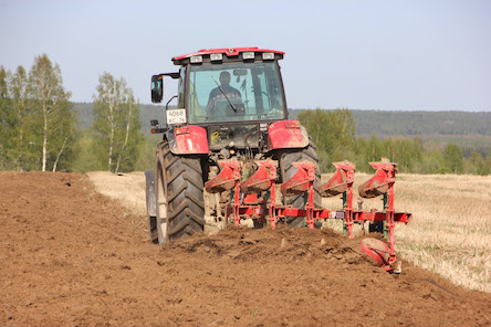 Свежие новости: Депутаты приняли в первом чтении закон о противодействии аграрному рейдерству