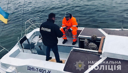 Фото новости: В Очакове оштрафовали на 850 гривен фигуранта дела о переправке мигрантов и наркотиков из Турции в ЕС Свежие новости: В Очакове оштрафовали на 850 гривен фигуранта дела о переправке мигрантов и наркотиков из Турции в ЕС