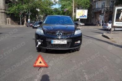 Свежие новости: В центре Одессы виновник аварии скрылся с места происшествия